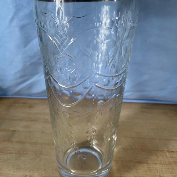 Cocktail Shaker by Derby-Shelton Silver Company USA Vintage 32oz Pressed Glass - Picture 2 of 9